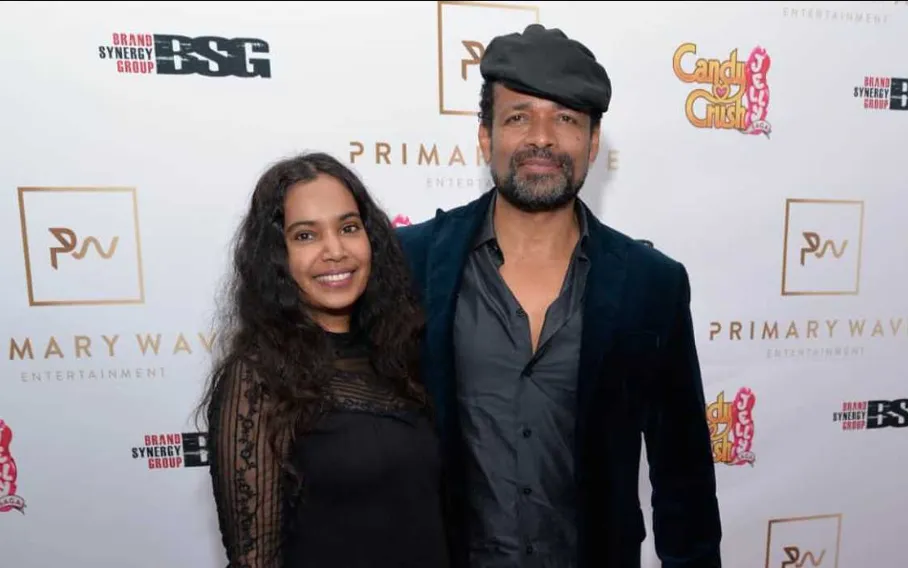 mario van peebles wife
