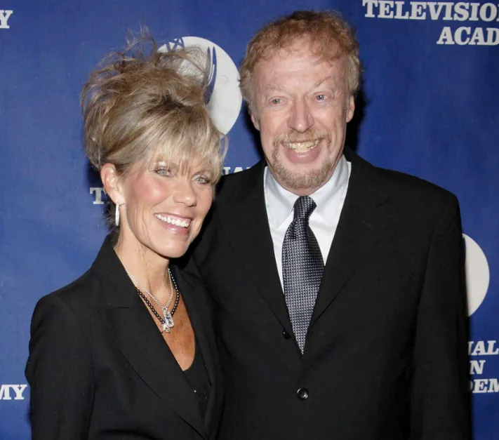 phil knight wife