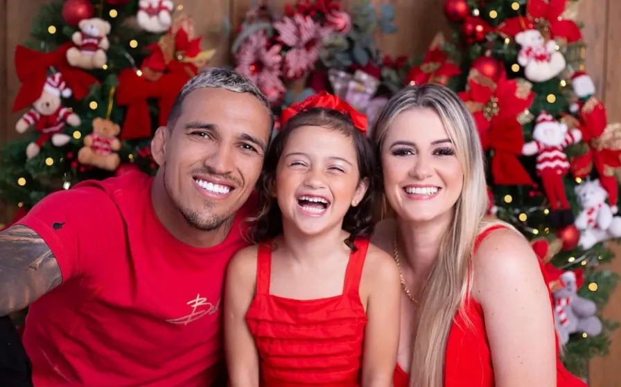 Charles Oliveira Wife, Height, Weight, Net Worth, Age, Career And Full Bio