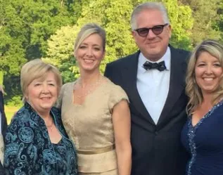 Glenn Beck Wife, Height, Weight, Net Worth, Age, Career And Full Bio 