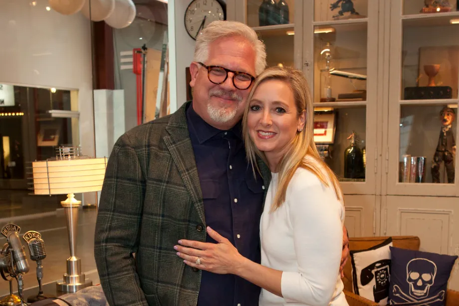 Glenn Beck Wife, Height, Weight, Net Worth, Age, Career And Full Bio 