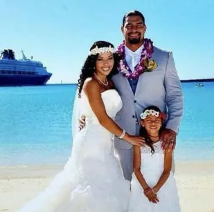 Roman Reigns Wife, Height, Weight, Net Worth, Age, Career And Full Bio