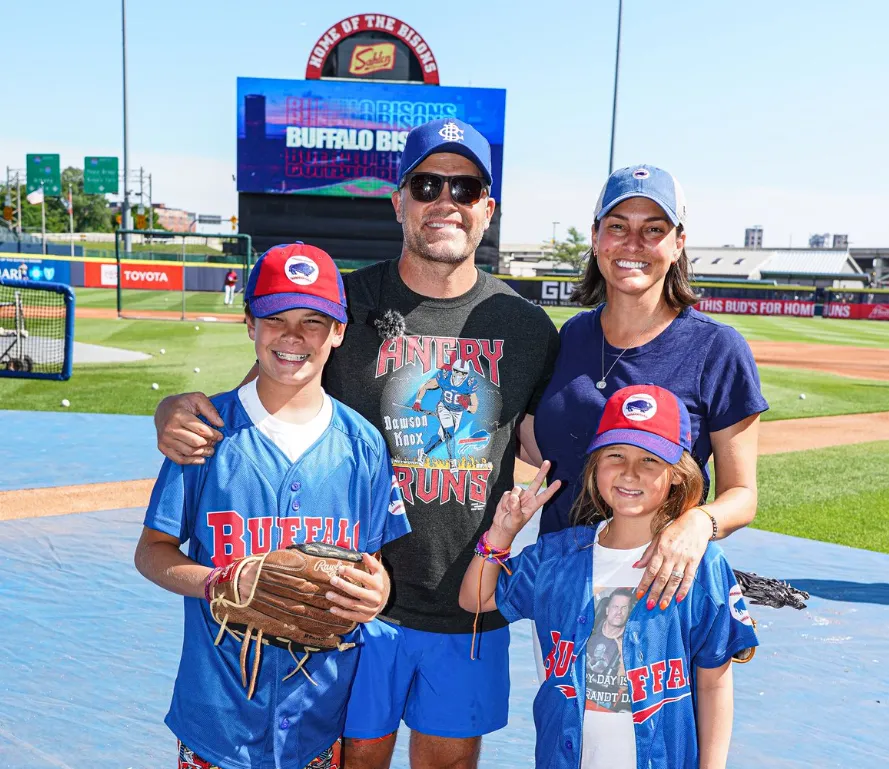 Kyle Brandt Wife – Biography, Career, Net Worth, Lifestyle, and More
